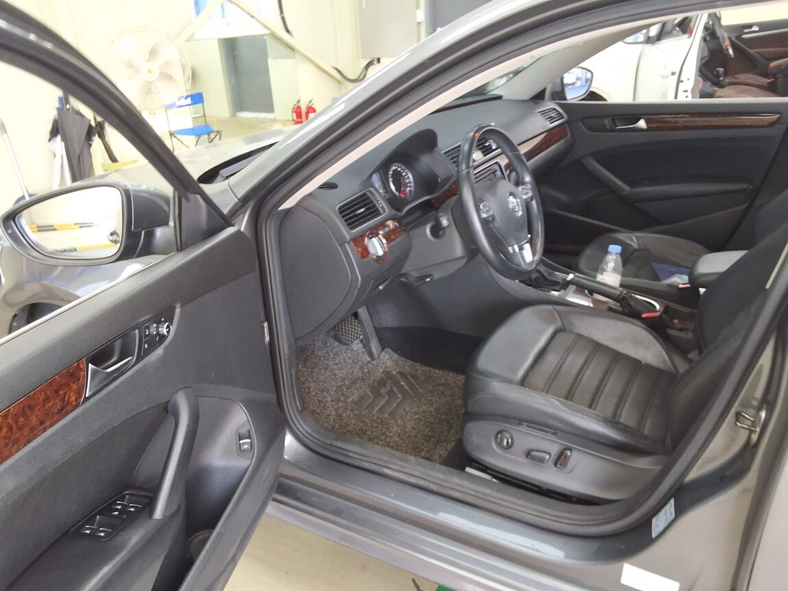 VOLKSWAGEN THE NEW PASSAT (7TH GEN) 2.0 TDI 2013 - zdjęcie 11