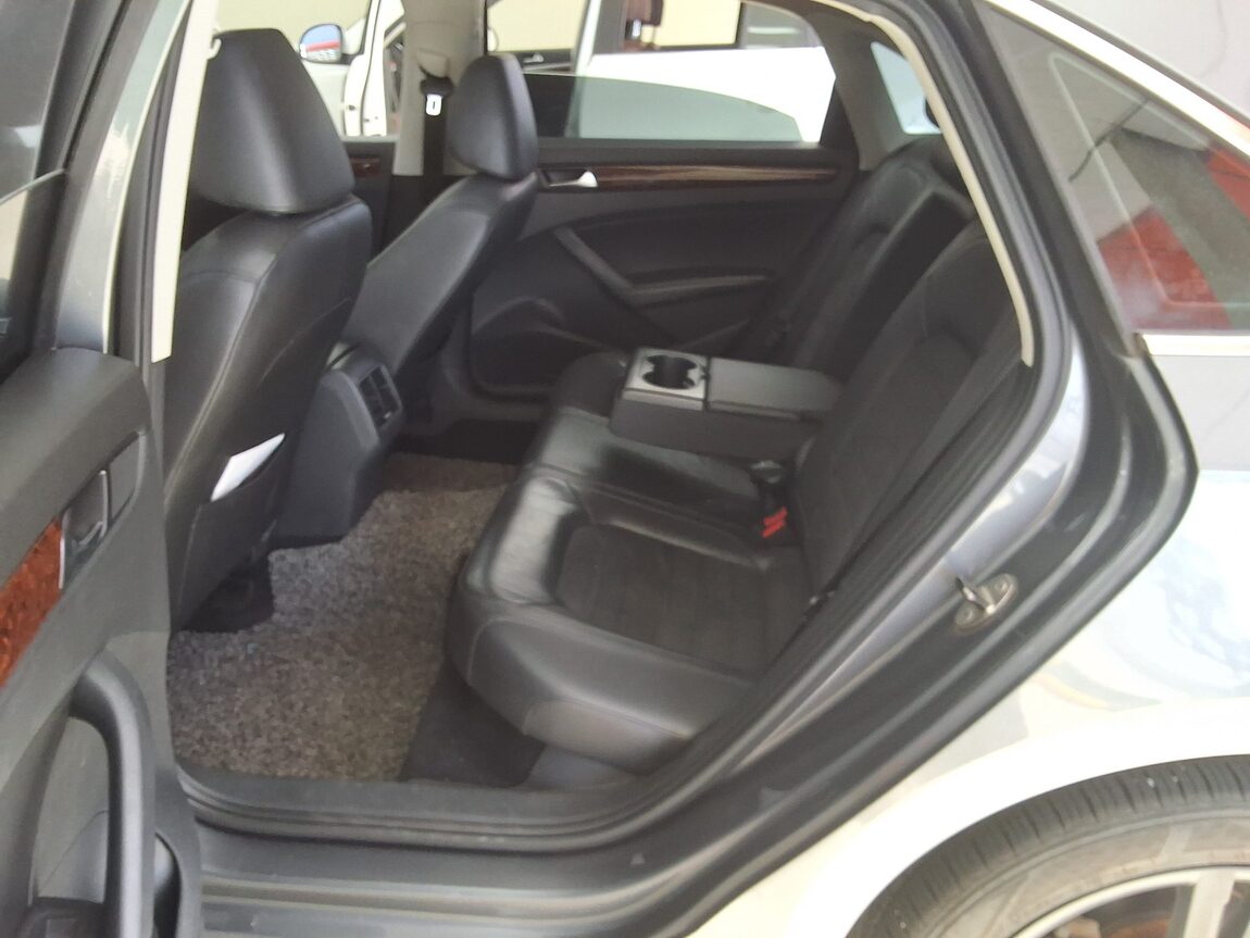 VOLKSWAGEN THE NEW PASSAT (7TH GEN) 2.0 TDI 2013 - zdjęcie 13