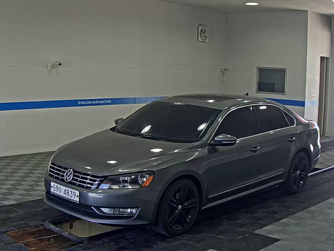 VOLKSWAGEN THE NEW PASSAT (7TH GEN) 2.0 TDI 2013 - zdjęcie 2