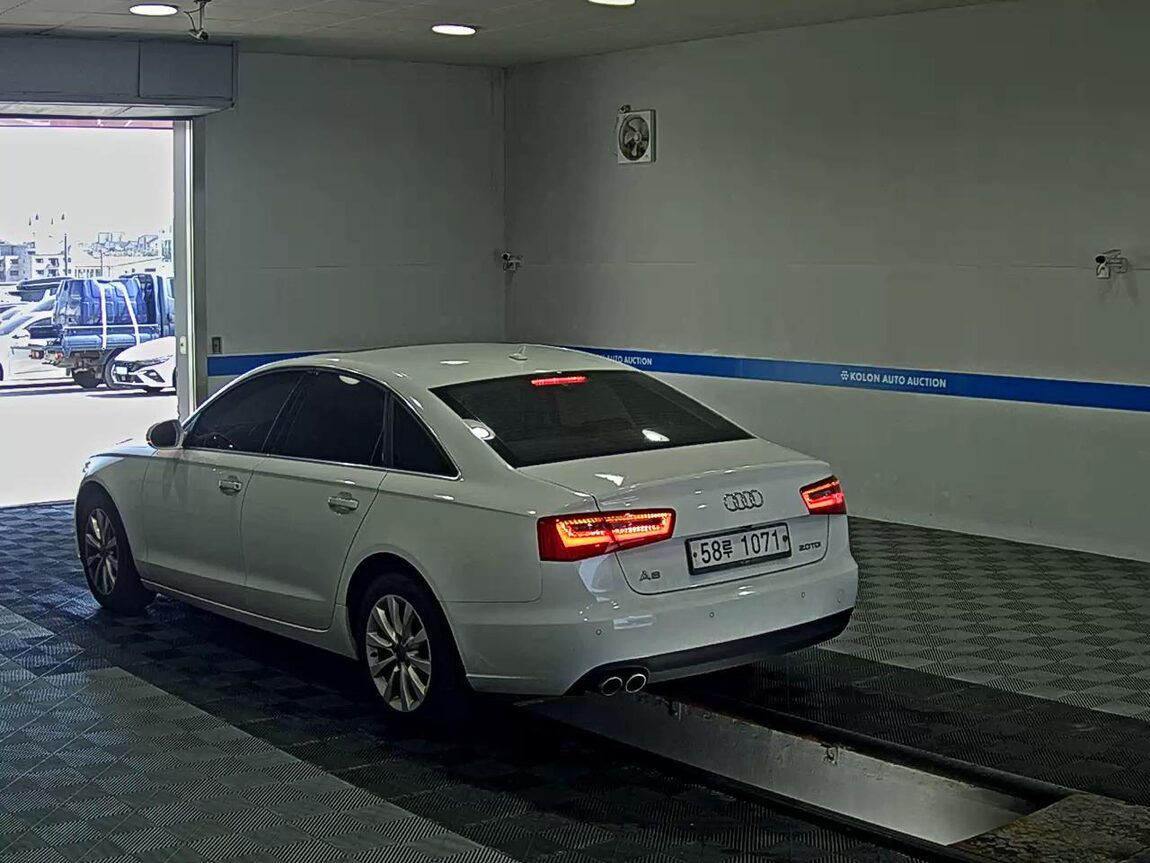 AUDI A6 (4TH GEN) 2.0 TDI 2014 - zdjęcie 6