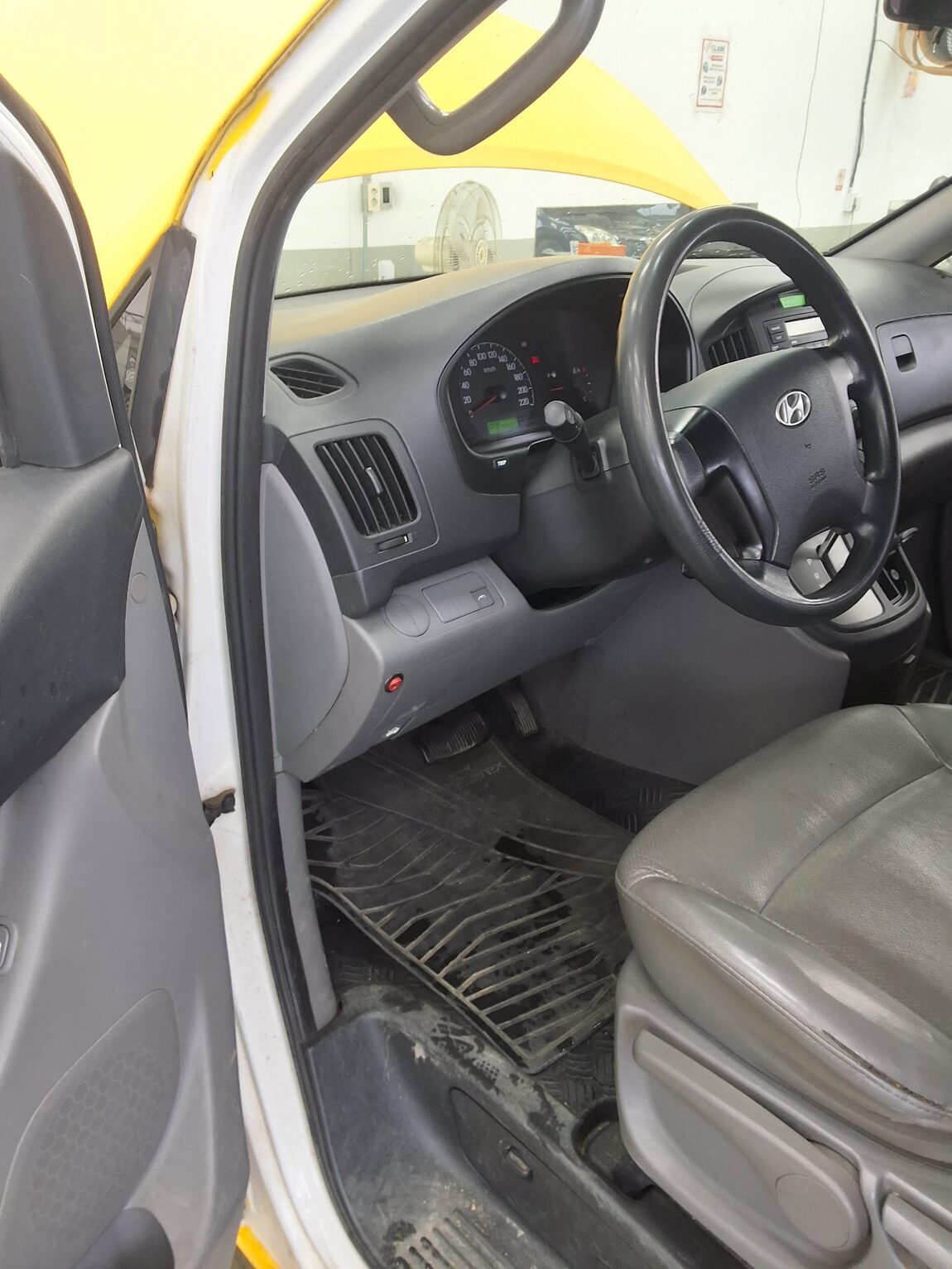 HYUNDAI GRAND STAREX 12-SEATER DIESEL CVX DELUXE 2013 - zdjęcie 10