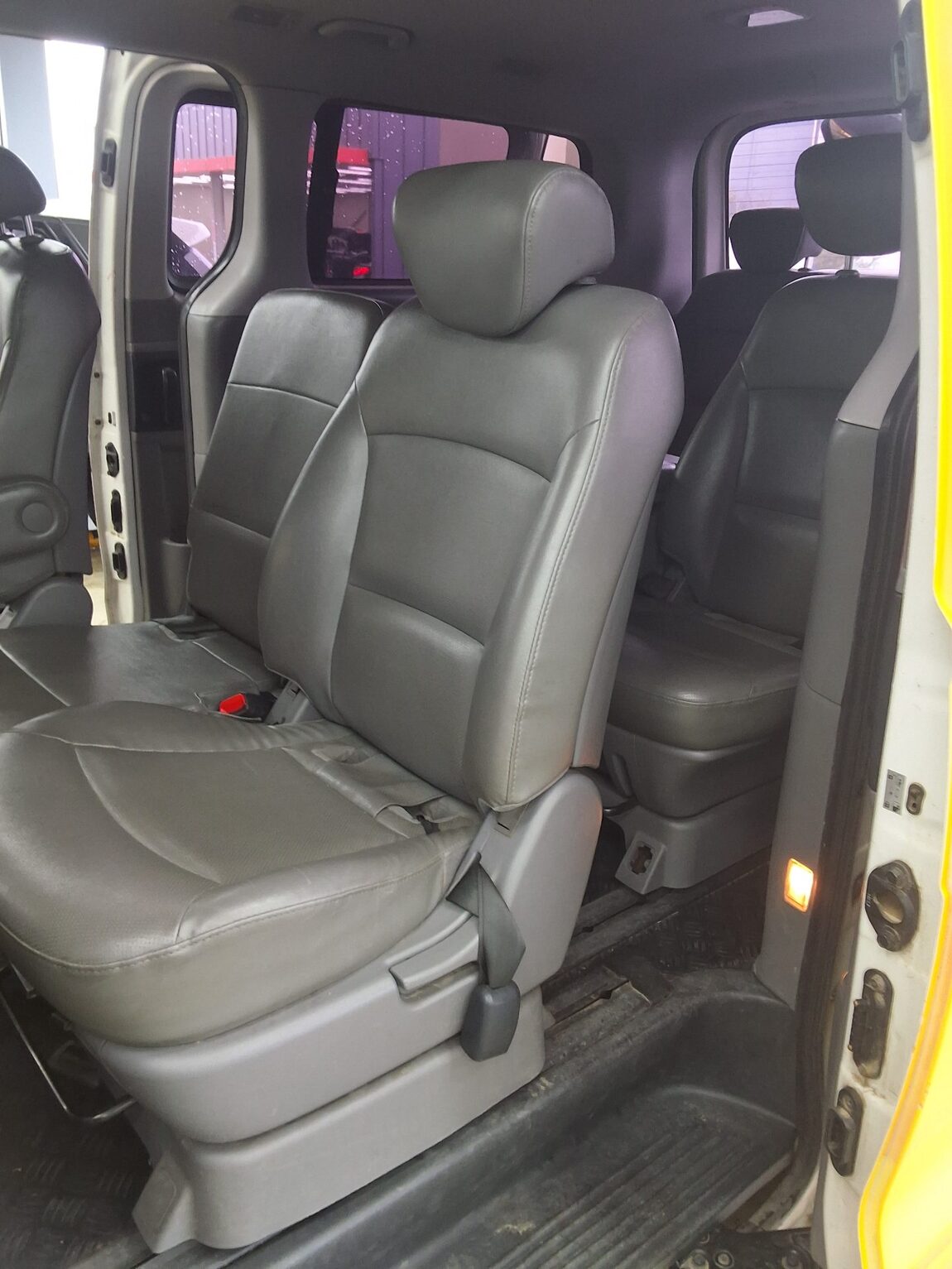 HYUNDAI GRAND STAREX 12-SEATER DIESEL CVX DELUXE 2013 - zdjęcie 12