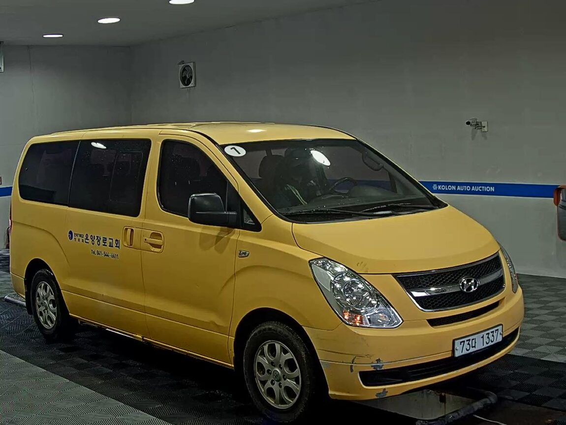 HYUNDAI GRAND STAREX 12-SEATER DIESEL CVX DELUXE 2013 - zdjęcie 3