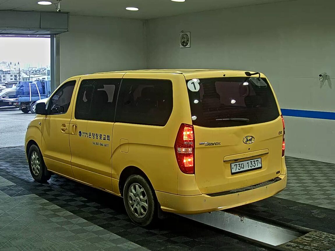 HYUNDAI GRAND STAREX 12-SEATER DIESEL CVX DELUXE 2013 - zdjęcie 6