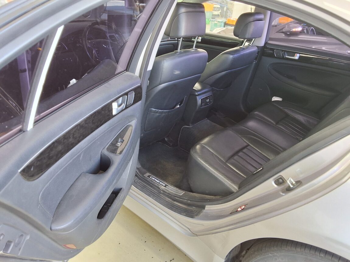 HYUNDAI GENESIS BH 330 PREMIUM 2013 - zdjęcie 12