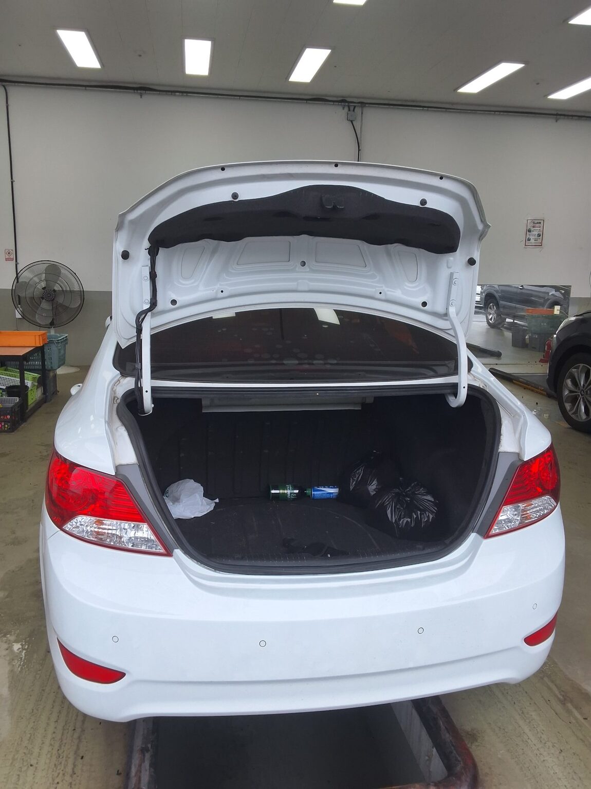 HYUNDAI NEW ACCENT 1.6 VGT MODERN 2014 - zdjęcie 15