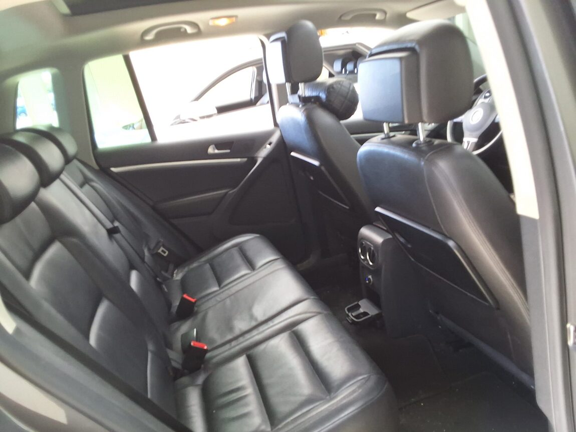 VOLKSWAGEN TIGUAN 2.0 TDI BLUEMOTION PREMIUM 2013 - zdjęcie 14