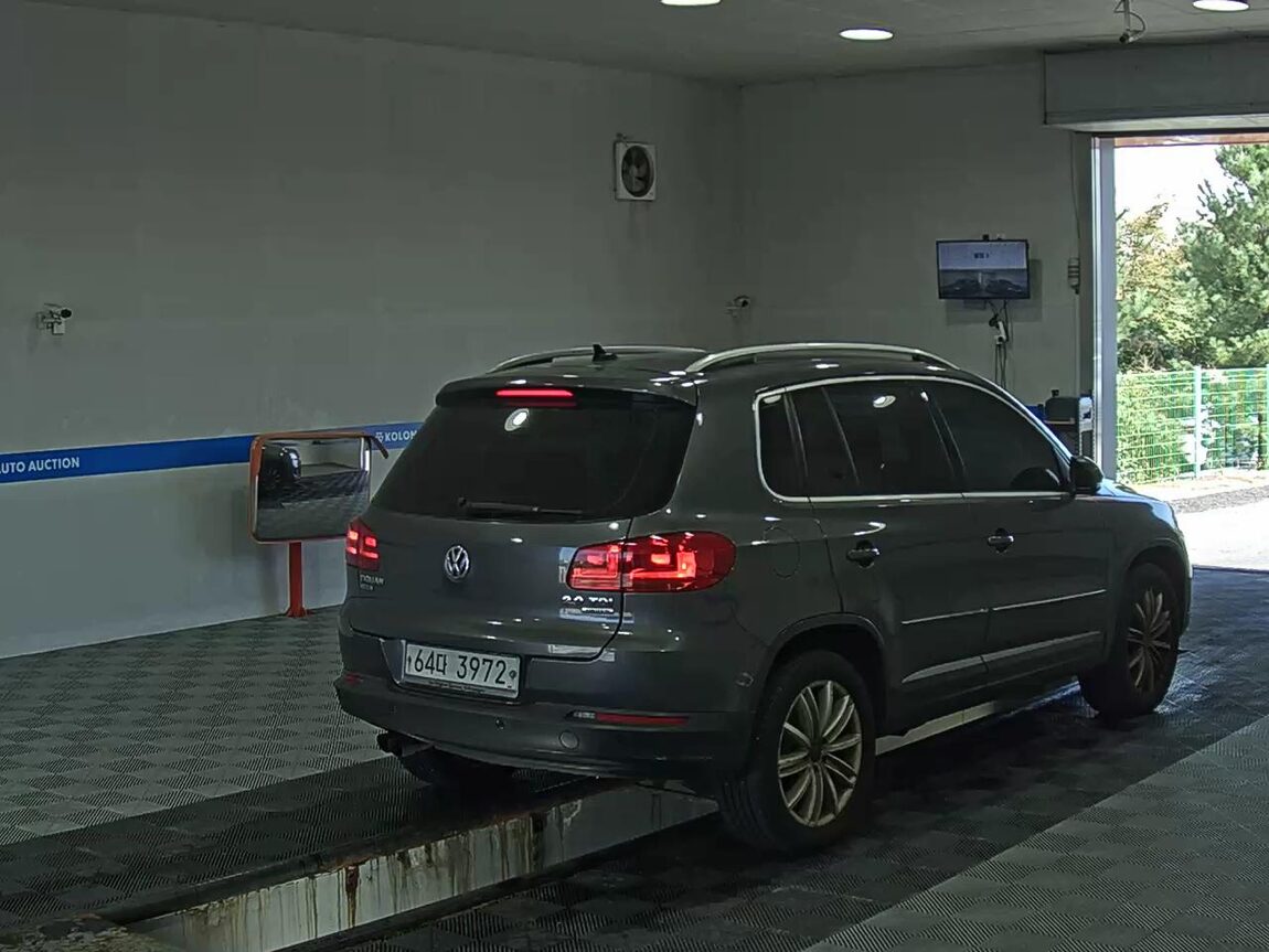 VOLKSWAGEN TIGUAN 2.0 TDI BLUEMOTION PREMIUM 2013 - zdjęcie 5