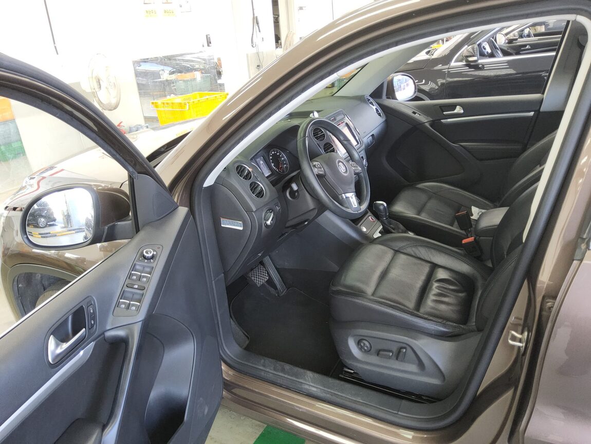VOLKSWAGEN TIGUAN 2.0 TDI BLUEMOTION COMFORT 2014 - zdjęcie 10