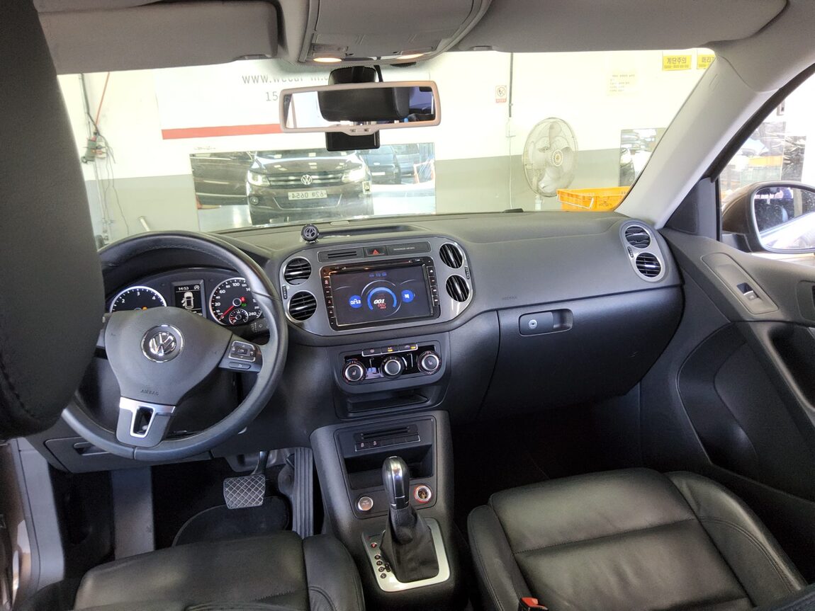 VOLKSWAGEN TIGUAN 2.0 TDI BLUEMOTION COMFORT 2014 - zdjęcie 11