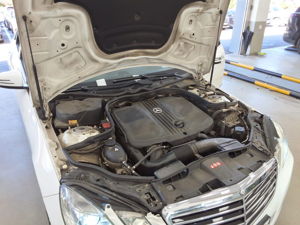 MERCEDES-BENZ E-CLASS (4TH GEN) E220 CDI AVANTGARDE 2013 - zdjęcie 19