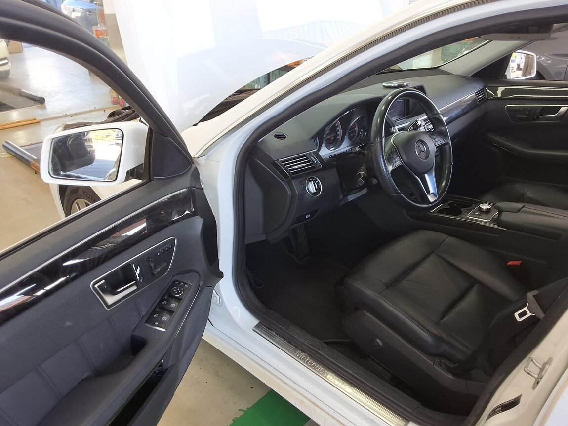 MERCEDES-BENZ E-CLASS (4TH GEN) E220 CDI AVANTGARDE 2013 - zdjęcie 10