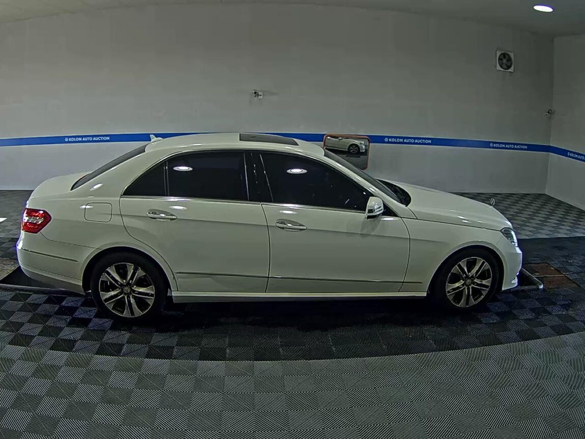 MERCEDES-BENZ E-CLASS (4TH GEN) E220 CDI AVANTGARDE 2013 - zdjęcie 4