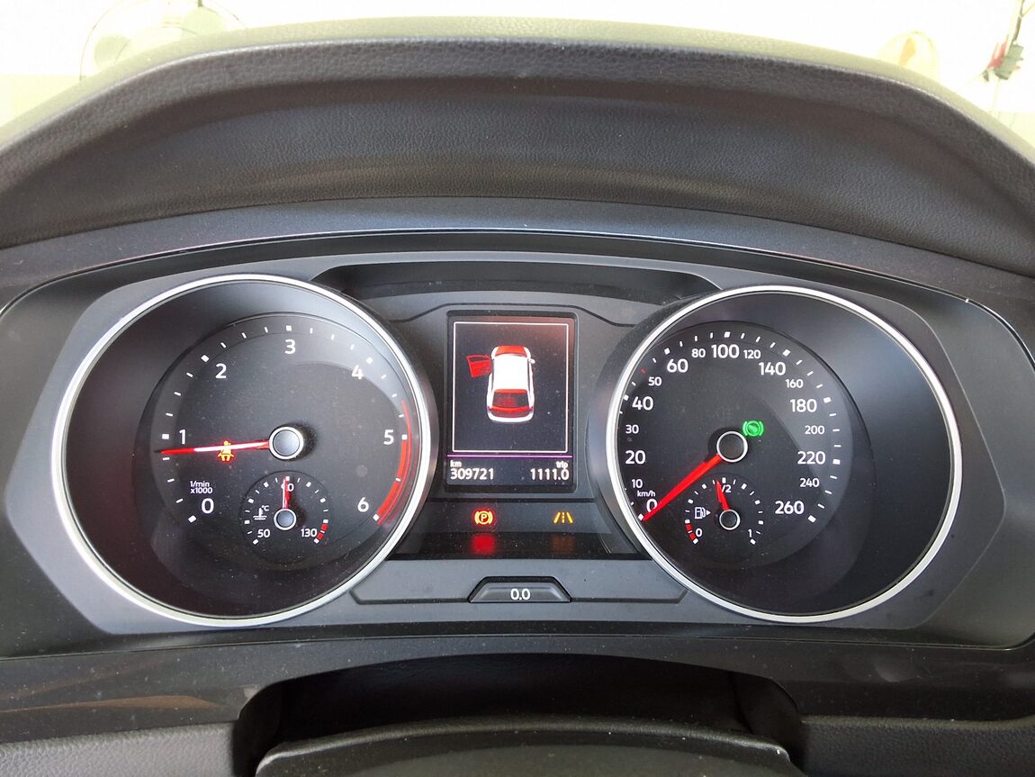VOLKSWAGEN TIGUAN (2ND GEN) 2.0 TDI PRESTIGE 2020 - zdjęcie 9