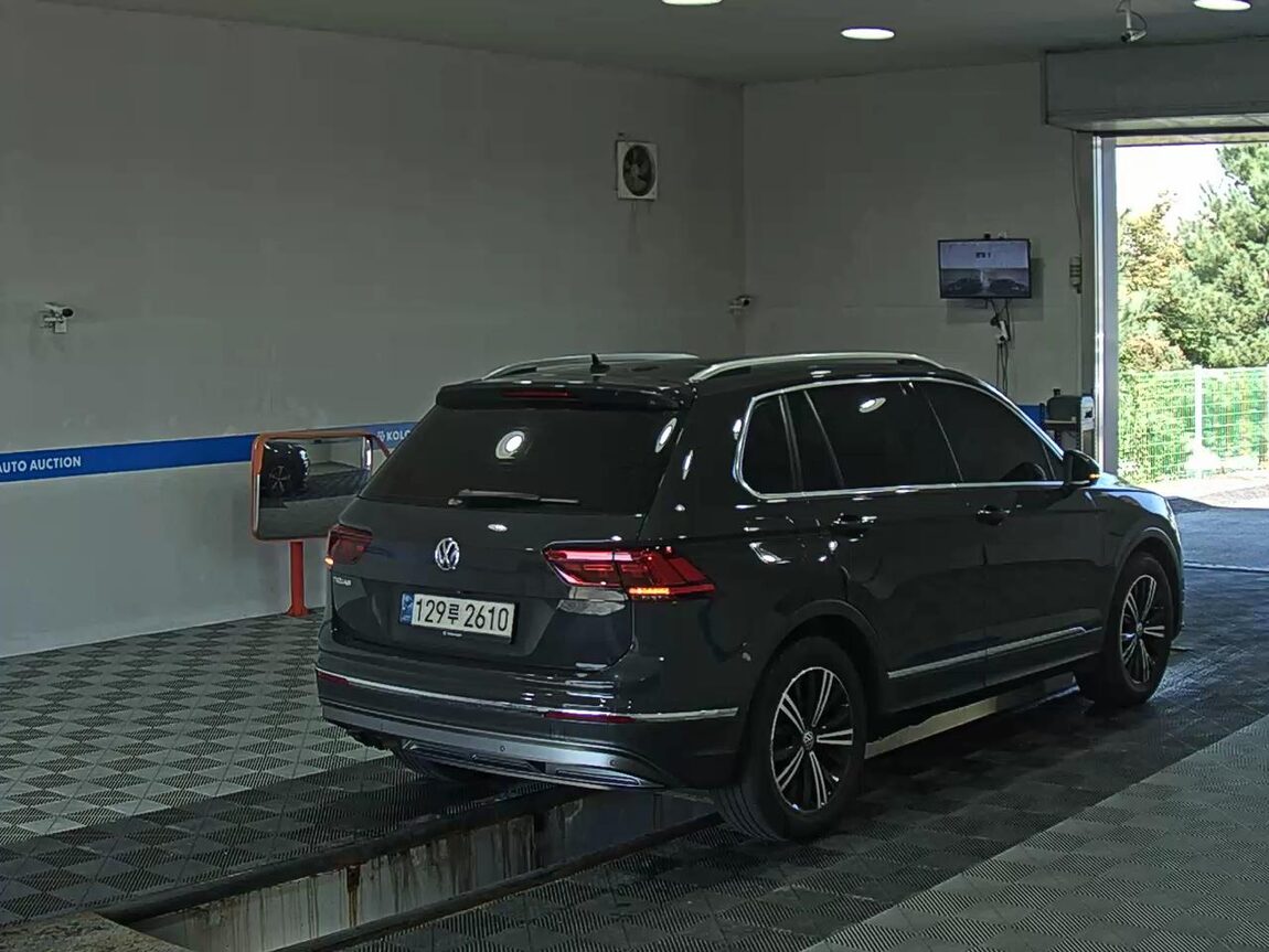 VOLKSWAGEN TIGUAN (2ND GEN) 2.0 TDI PRESTIGE 2020 - zdjęcie 5