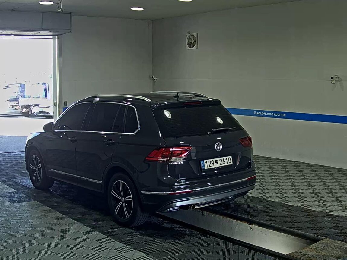 VOLKSWAGEN TIGUAN (2ND GEN) 2.0 TDI PRESTIGE 2020 - zdjęcie 6