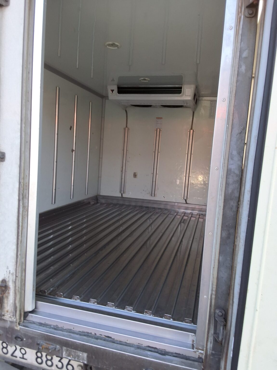 HYUNDAI PORTER II FREEZER BOX TRUCK SUPER CAB TWIN COMPRESSOR 2016 - zdjęcie 13