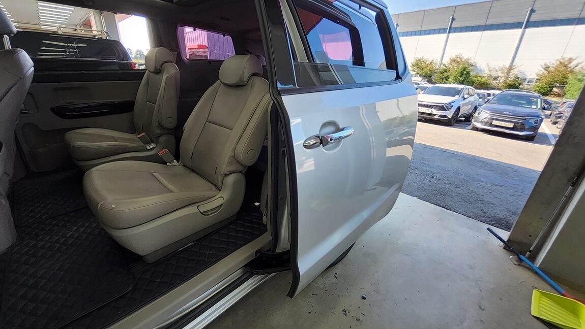KIA THE NEW CARNIVAL 9-SEATER DIESEL PRESTIGE 2019 - zdjęcie 26