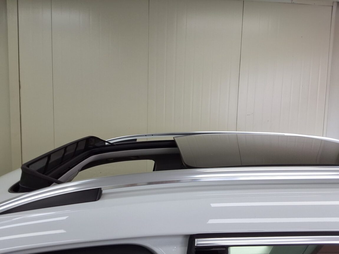 VOLKSWAGEN TIGUAN 2.0 TDI BLUEMOTION PREMIUM 2015 - zdjęcie 26