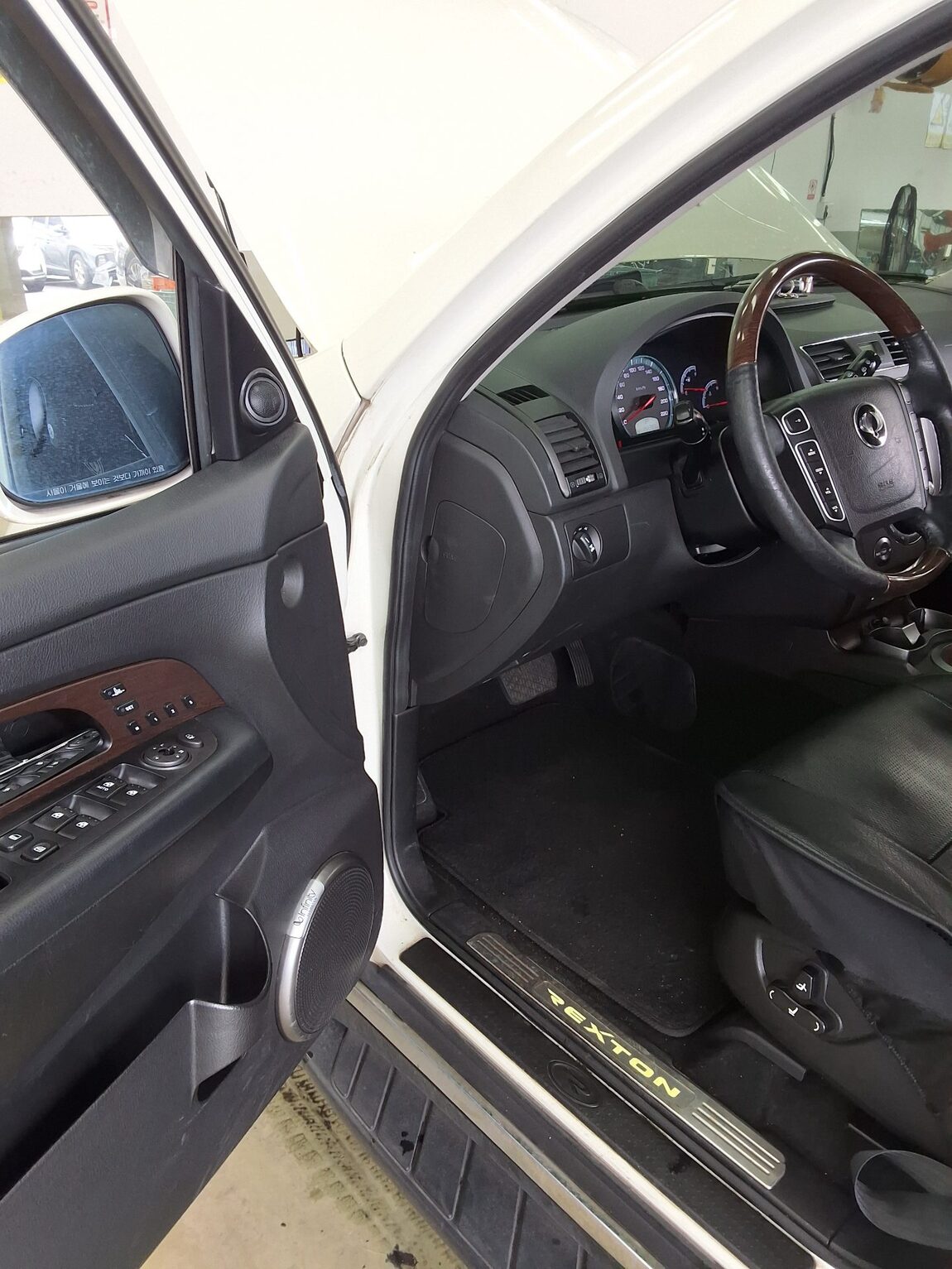 KG MOBILITY (SSANGYONG) REXTON W 2.0 4WD NOBLESSE 2014 - zdjęcie 10