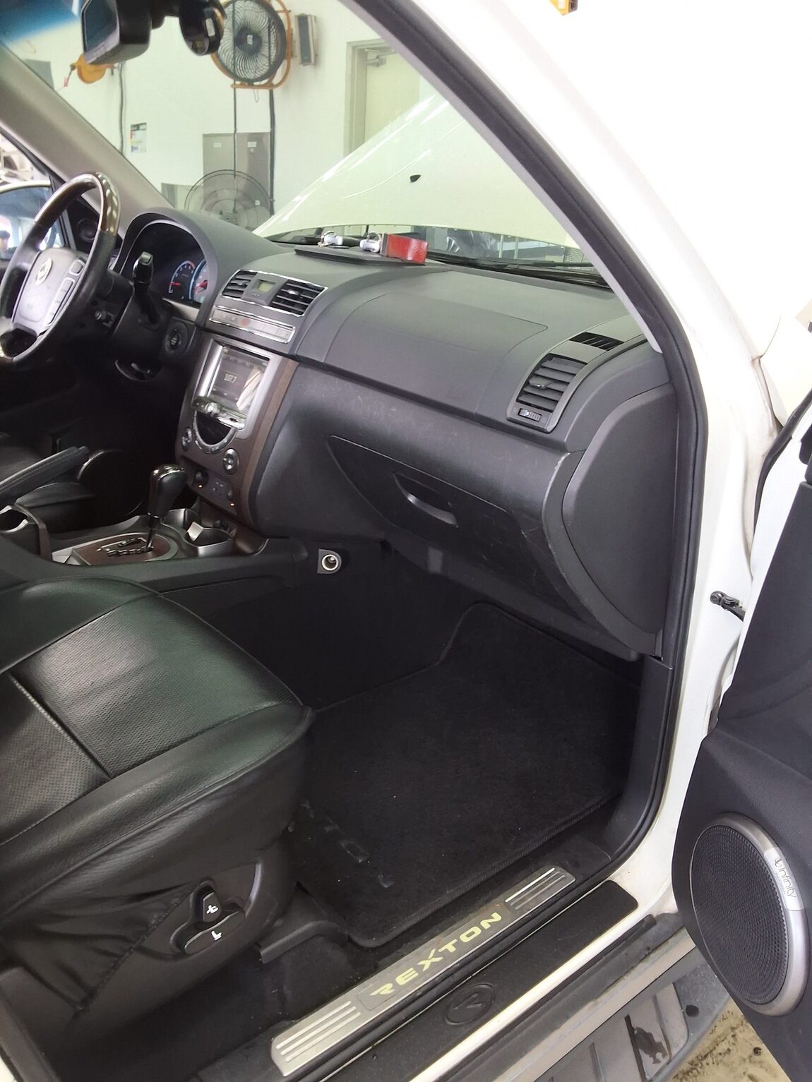 KG MOBILITY (SSANGYONG) REXTON W 2.0 4WD NOBLESSE 2014 - zdjęcie 14