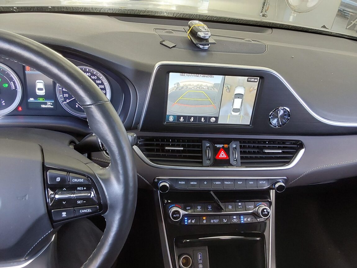 HYUNDAI GRANDEUR IG HYBRID 2.4 HEV EXCLUSIVE SPECIAL 2019 - zdjęcie 17