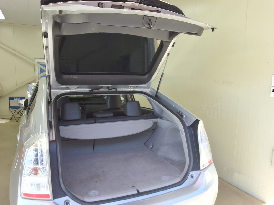 TOYOTA PRIUS (3RD GEN) 1.8 2011 - zdjęcie 16
