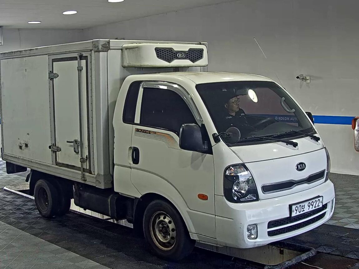 KIA BONGO III CARGO FREEZER BOX TRUCK 1 TON KING CAB 2015 - zdjęcie 3