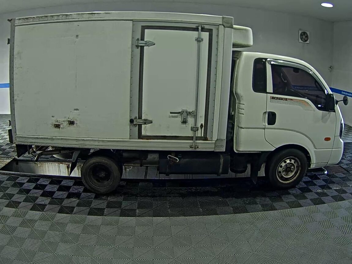 KIA BONGO III CARGO FREEZER BOX TRUCK 1 TON KING CAB 2015 - zdjęcie 4
