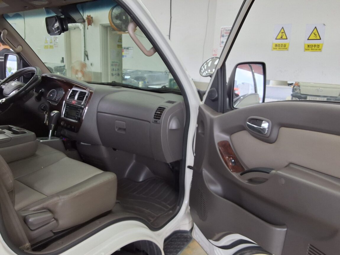 HYUNDAI PORTER II CRDi STANDARD CAB EXTRA LONG WHEELBASE GOLD 2016 - zdjęcie 11