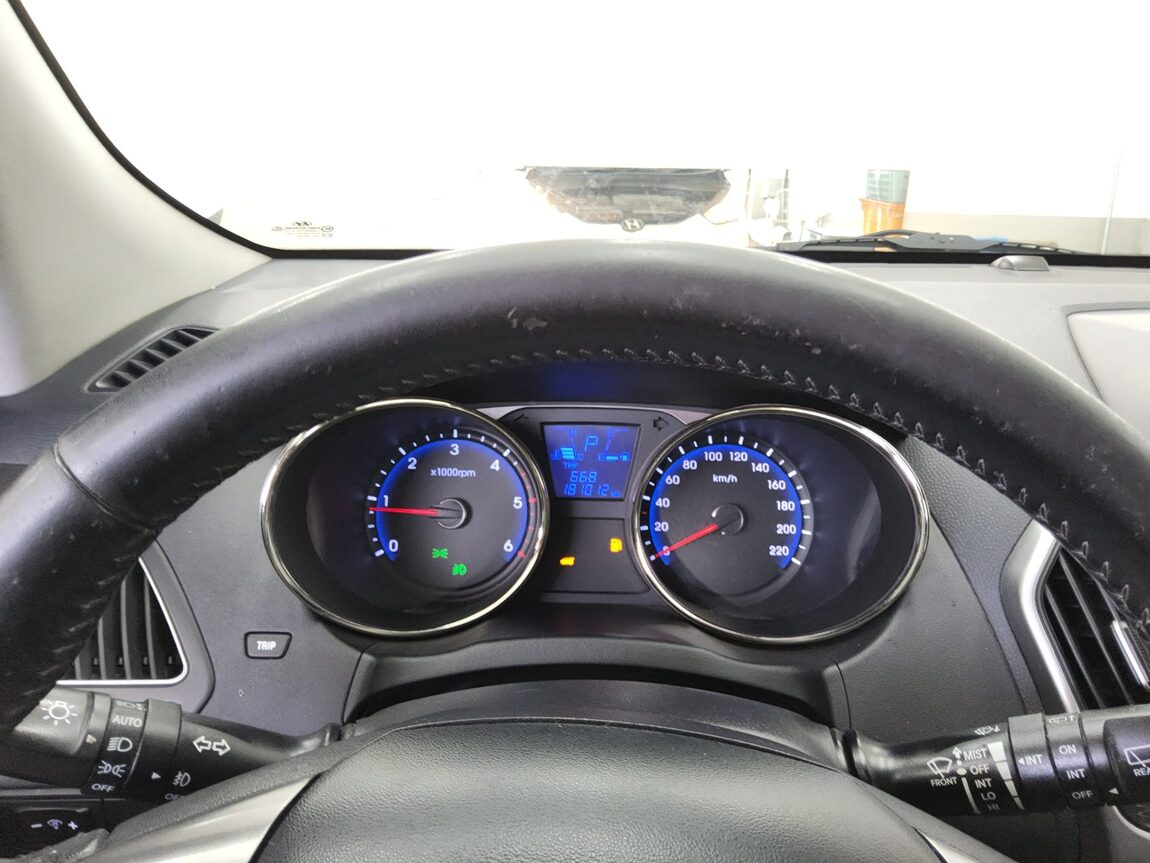 HYUNDAI TUCSON ix DIESEL R20 2WD LX20 LUXURY 2011 - zdjęcie 9