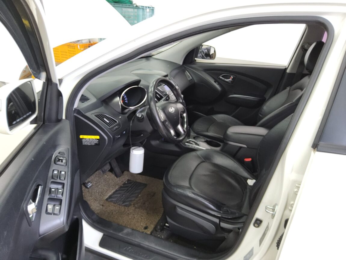 HYUNDAI TUCSON ix DIESEL R20 2WD LX20 LUXURY 2011 - zdjęcie 10