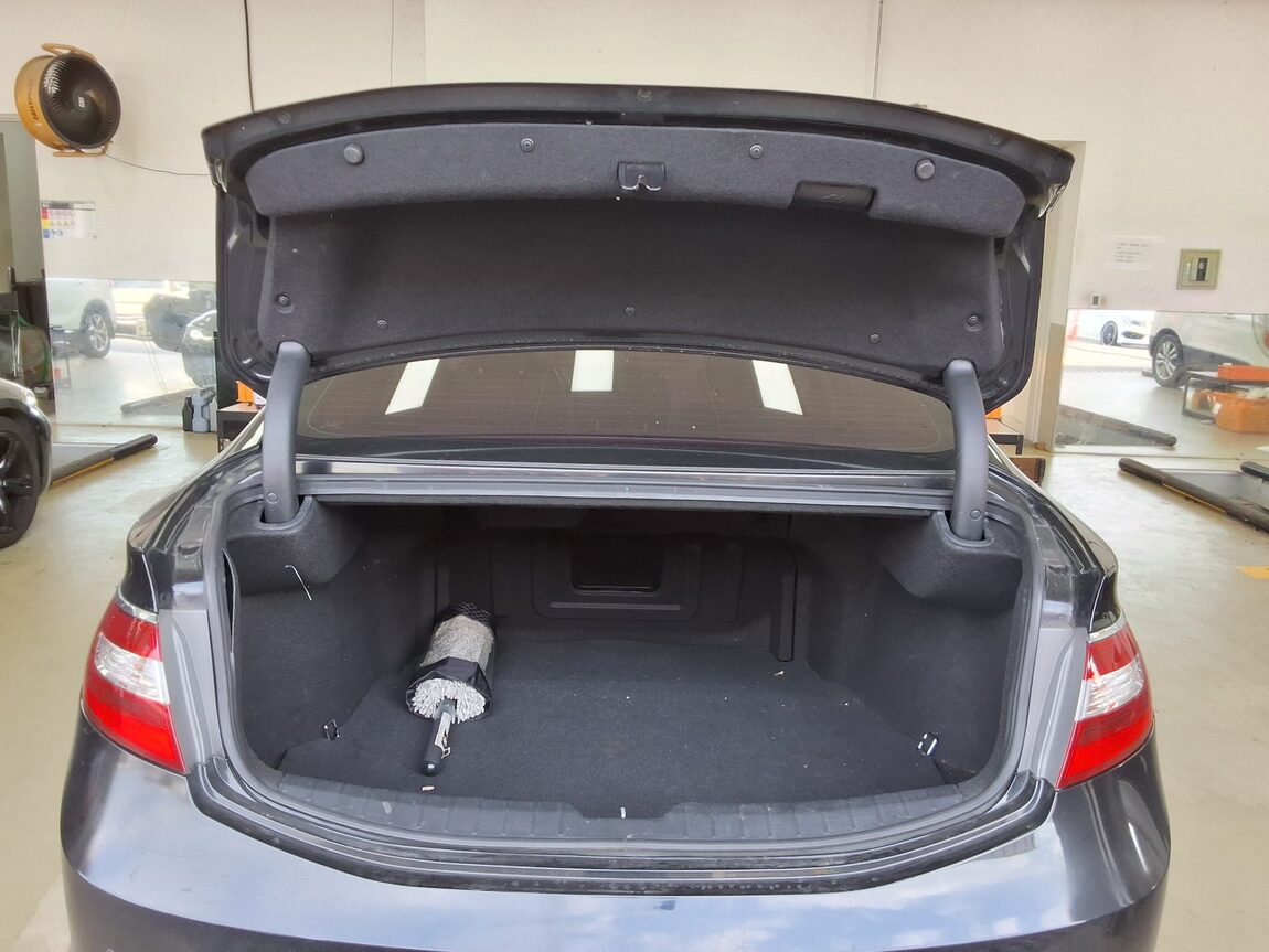 HYUNDAI GRANDEUR HG HG 300 PREMIUM 2015 - zdjęcie 15