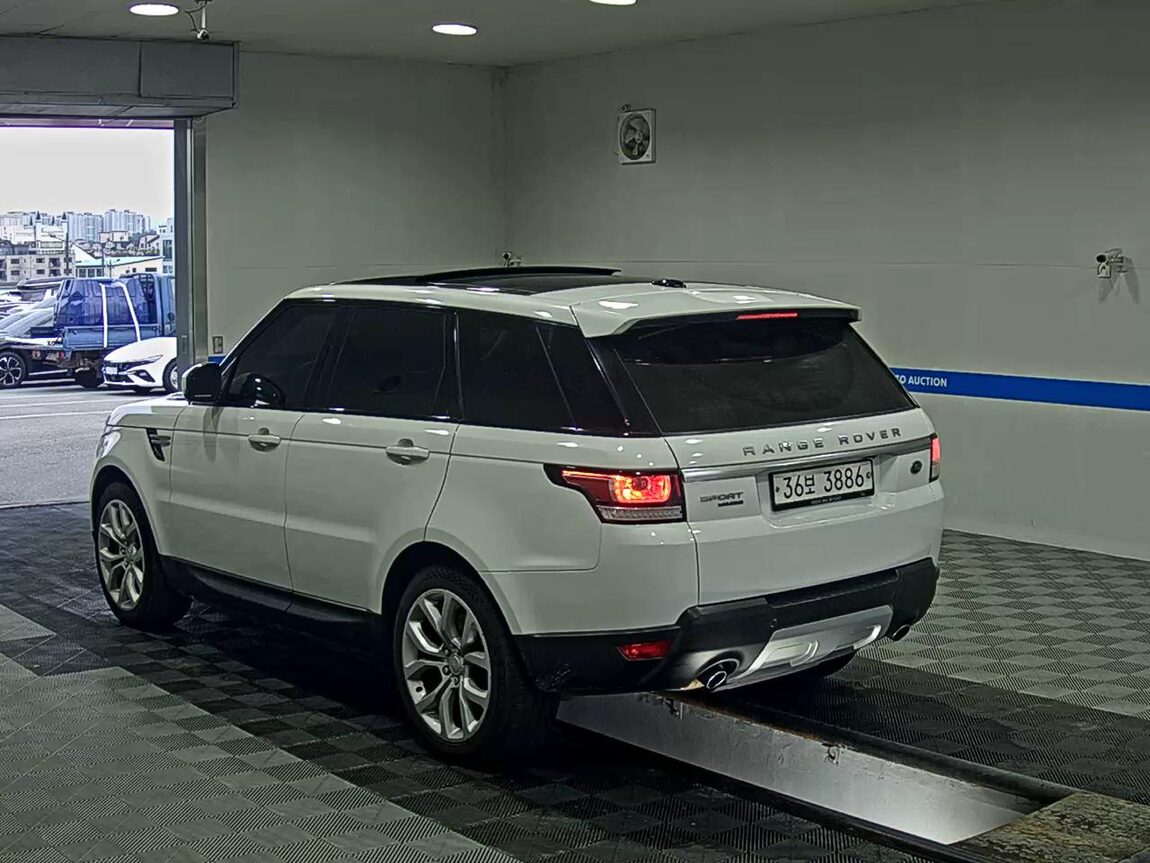 LAND ROVER RANGE ROVER SPORT (2ND GEN) 3.0 SDV6 HSE 2015 - zdjęcie 6