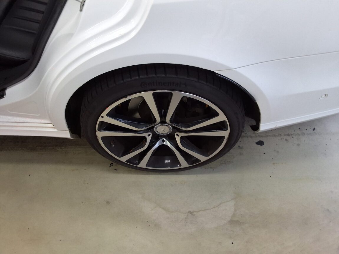 MERCEDES-BENZ E-CLASS (4TH GEN) E220 CDI BLUETEC AVANTGARDE SPORT 2016 - zdjęcie 23
