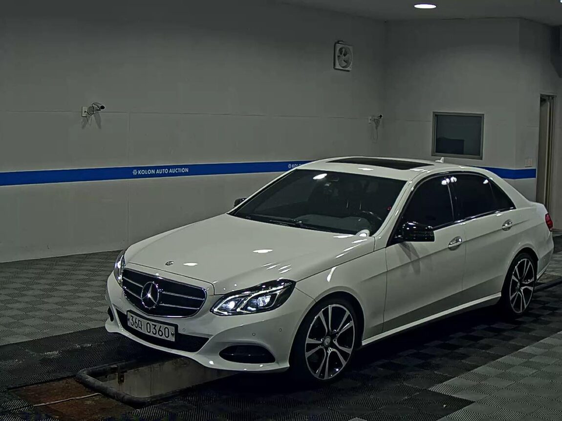 MERCEDES-BENZ E-CLASS (4TH GEN) E220 CDI BLUETEC AVANTGARDE SPORT 2016 - zdjęcie 2