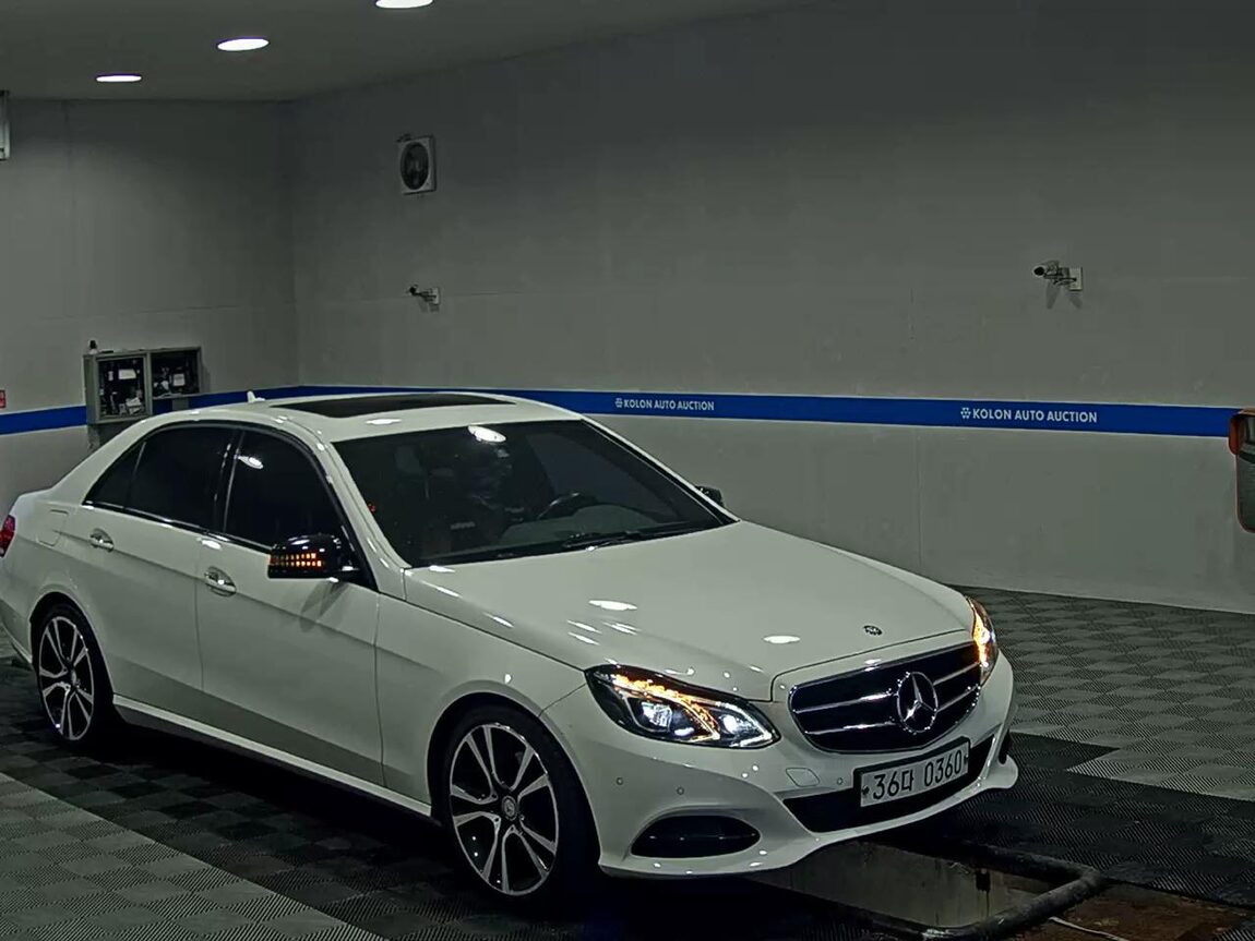 MERCEDES-BENZ E-CLASS (4TH GEN) E220 CDI BLUETEC AVANTGARDE SPORT 2016 - zdjęcie 3