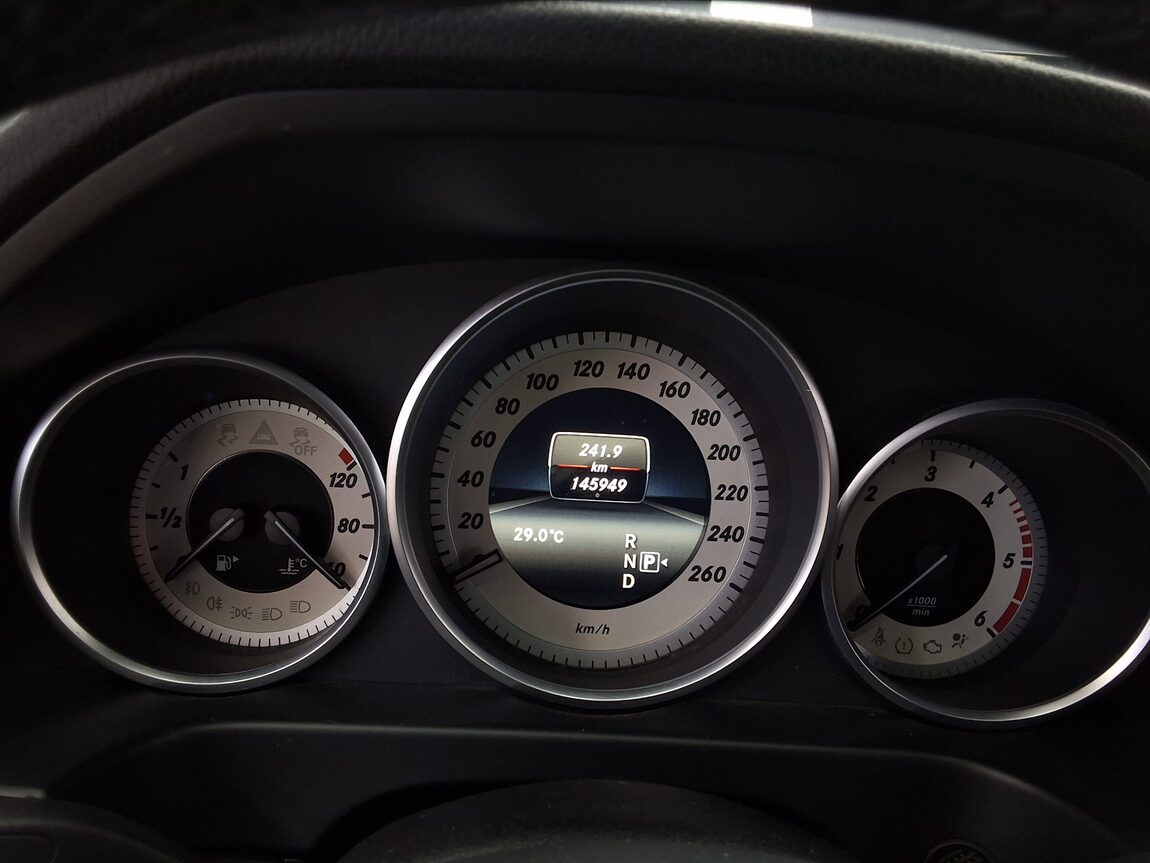 MERCEDES-BENZ E-CLASS (4TH GEN) E250 CDI 4MATIC 2014 - zdjęcie 10