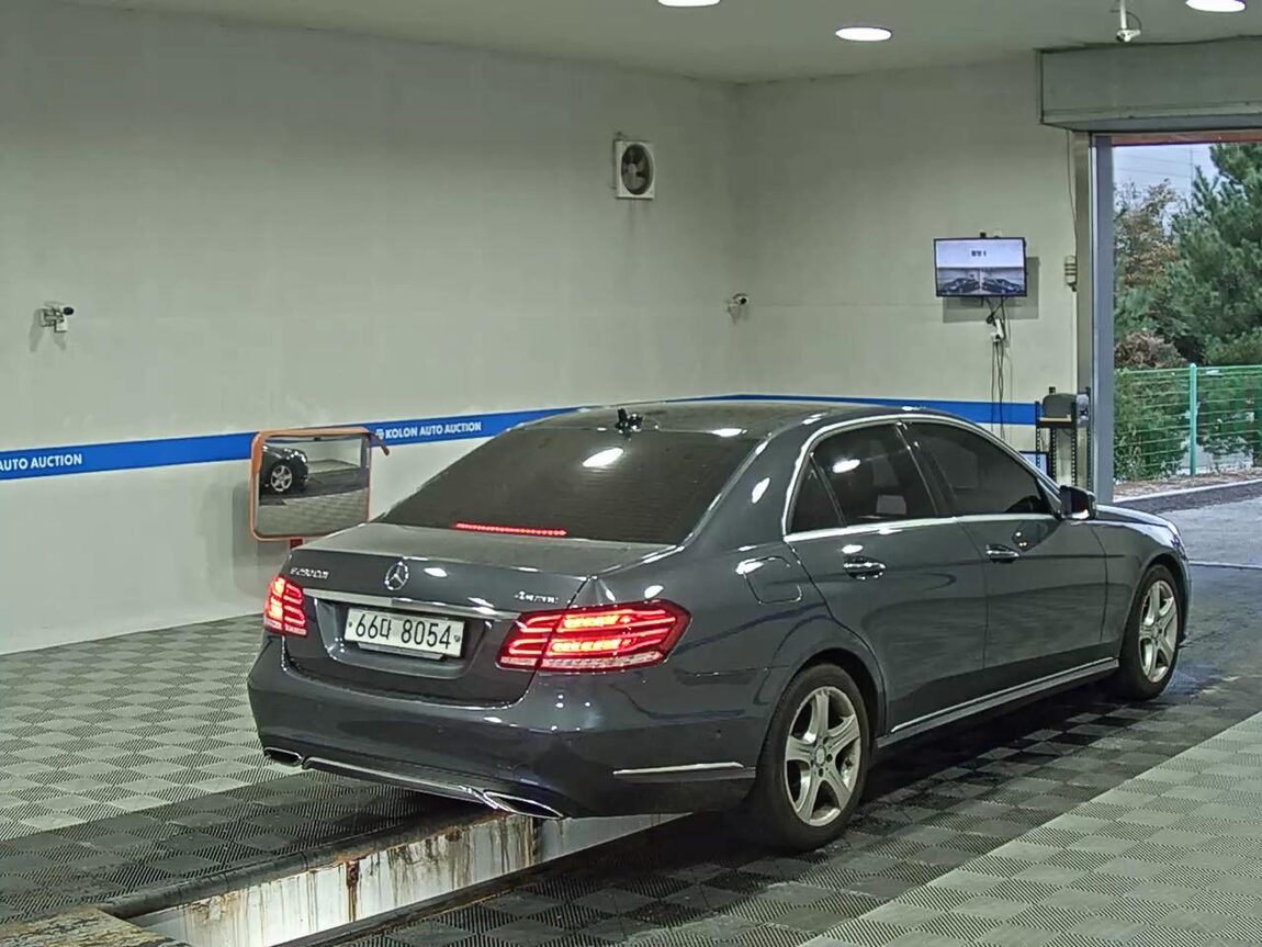 MERCEDES-BENZ E-CLASS (4TH GEN) E250 CDI 4MATIC 2014 - zdjęcie 5