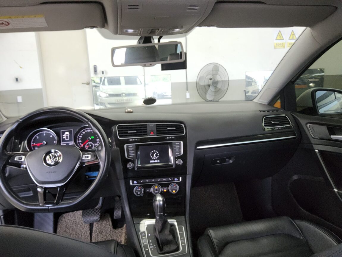 VOLKSWAGEN GOLF (7TH GEN) 2.0 TDI 2015 - zdjęcie 11