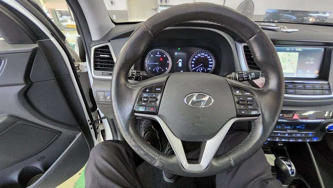 HYUNDAI ALL NEW TUCSON DIESEL 1.7 2WD PREMIUM 2017 - zdjęcie 17