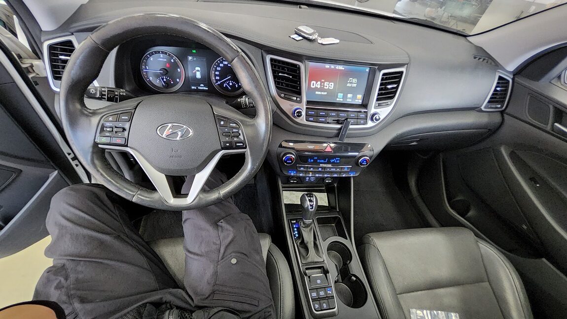 HYUNDAI ALL NEW TUCSON DIESEL 1.7 2WD PREMIUM 2017 - zdjęcie 11