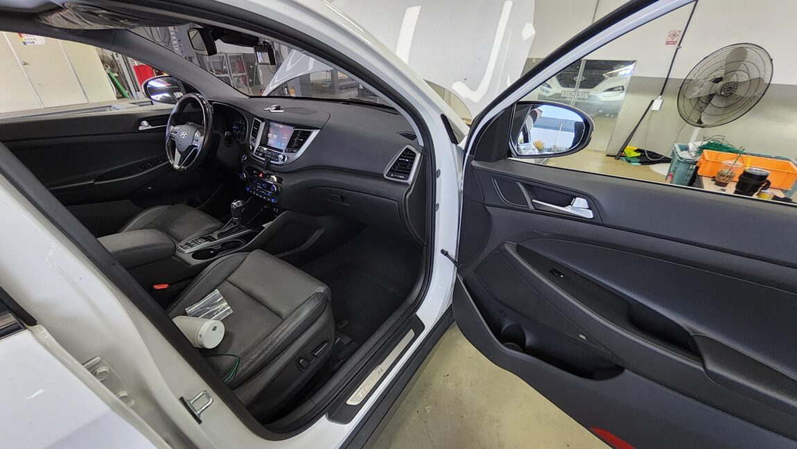HYUNDAI ALL NEW TUCSON DIESEL 1.7 2WD PREMIUM 2017 - zdjęcie 14