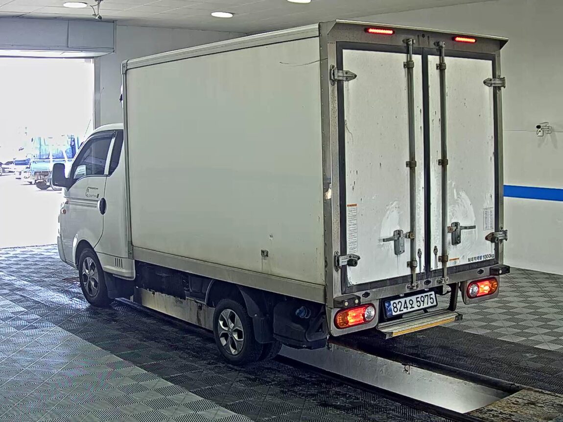 HYUNDAI PORTER II FREEZER BOX TRUCK SUPER CAB ULTRA LOW TEMPERATURE 2023 - zdjęcie 6