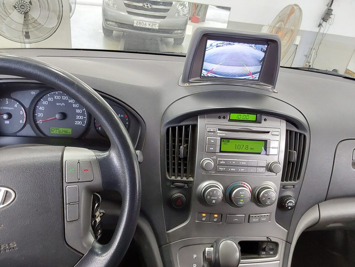 HYUNDAI GRAND STAREX 11-SEATER DIESEL CVX LUXURY 2012 - zdjęcie 17