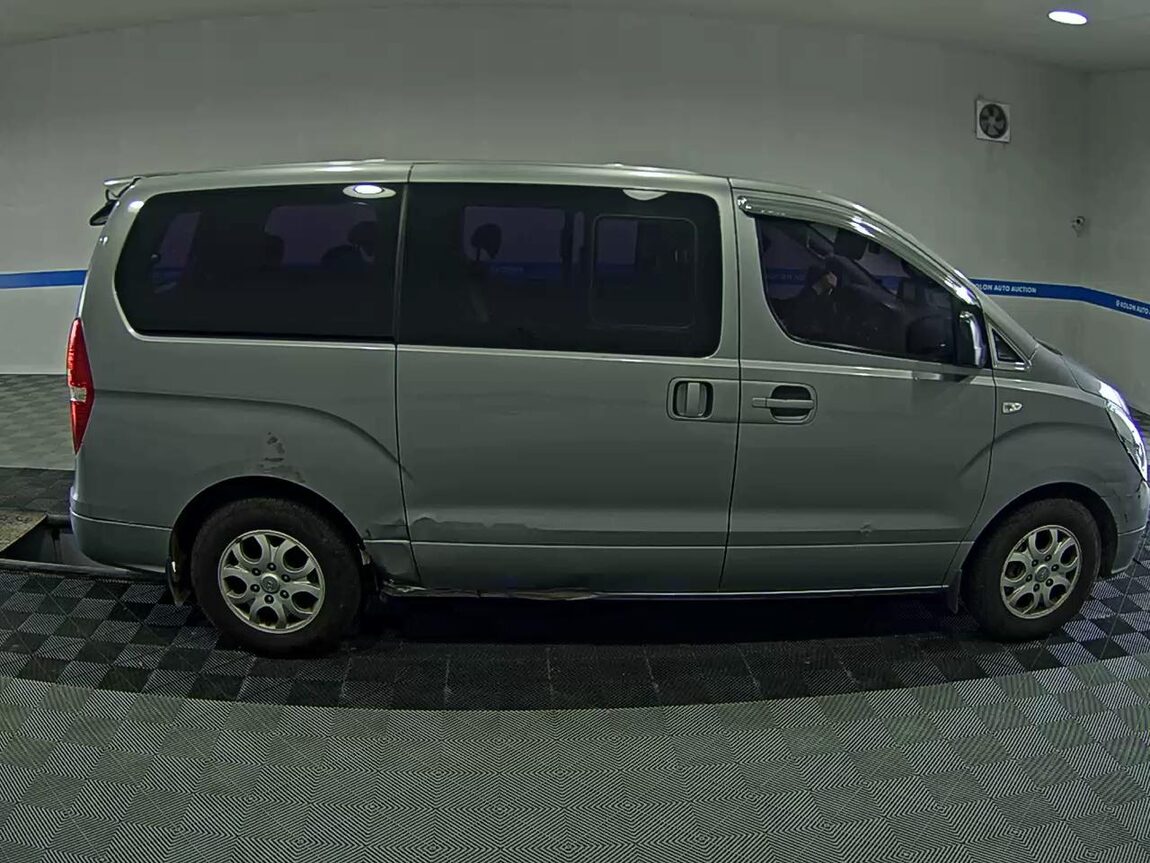 HYUNDAI GRAND STAREX 11-SEATER DIESEL CVX LUXURY 2012 - zdjęcie 4