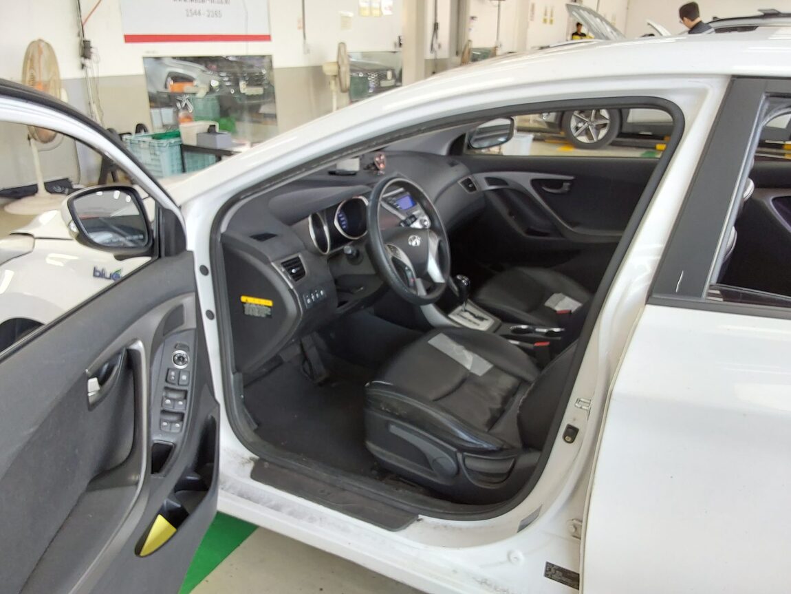 HYUNDAI AVANTE MD M16 GDi BLUE SAVER 2012 - zdjęcie 10