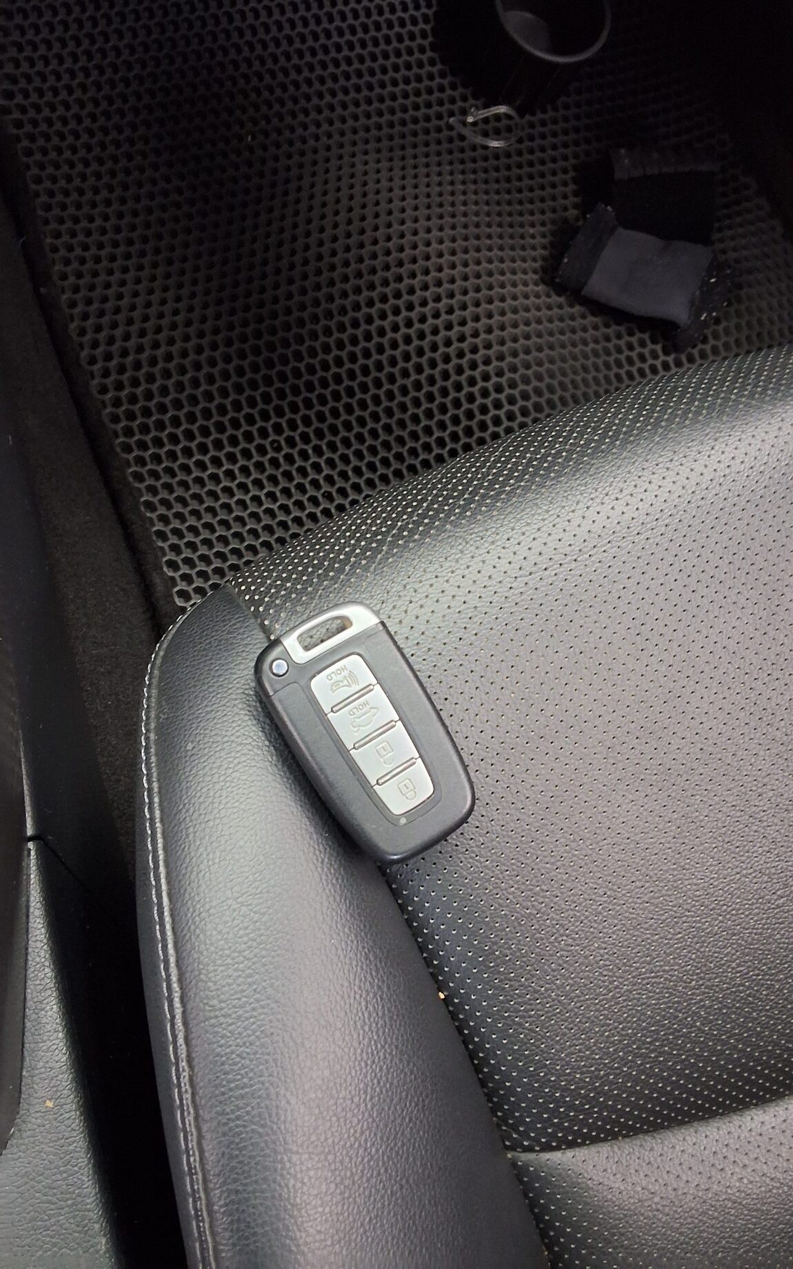 HYUNDAI AVANTE MD M16 GDi MODERN 2014 - zdjęcie 20