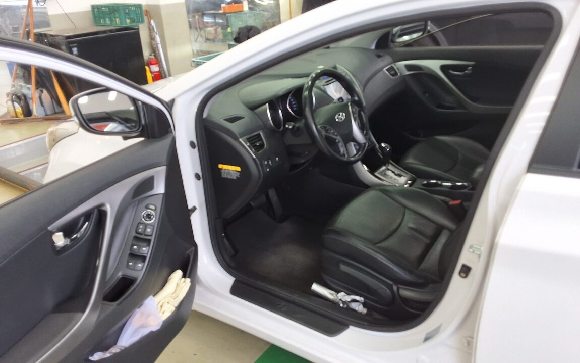 HYUNDAI AVANTE MD M16 GDi MODERN 2014 - zdjęcie 10