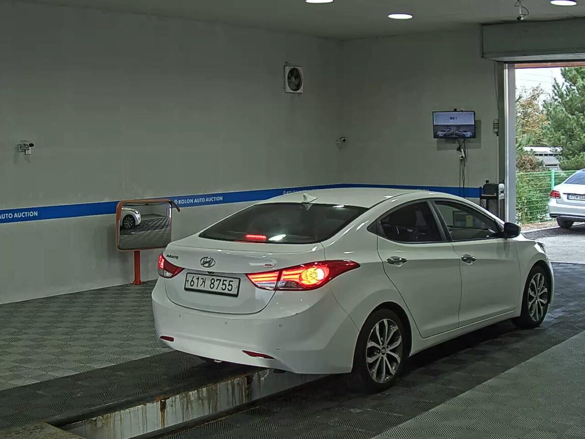 HYUNDAI AVANTE MD M16 GDi MODERN 2014 - zdjęcie 5